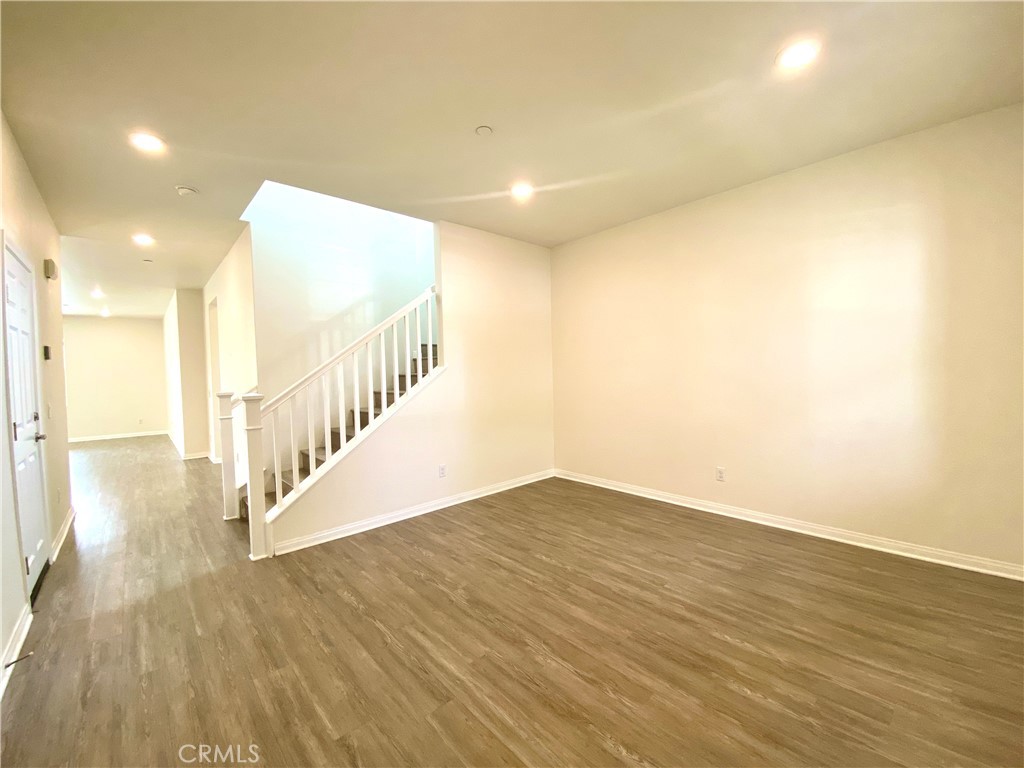 4733 S Rogers Way Ontario CA, 9176263647027714307121