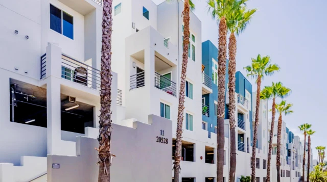 Avalon Woodland Hills63590425313795121
