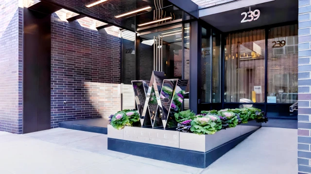 Atelier Apartment63660091370753121
