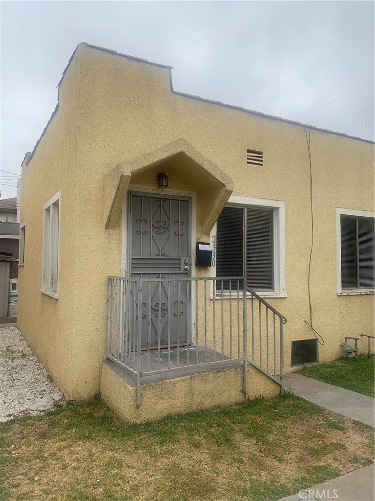 $2,100/mes 2328 Bedessen Avenue Commerce CA, 9004064134877018882122
