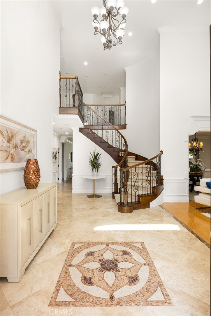 77 W Naomi Avenue, Arcadia CA, 9100763821077736705122