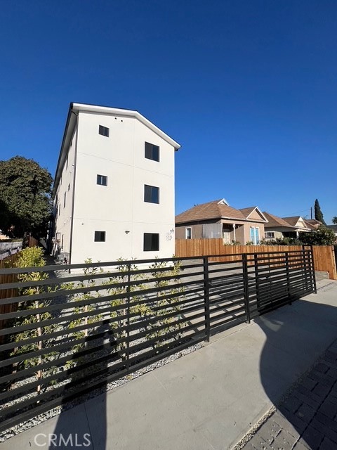 1217 E 22nd St Street Los Angeles CA, 9001164139975270275122
