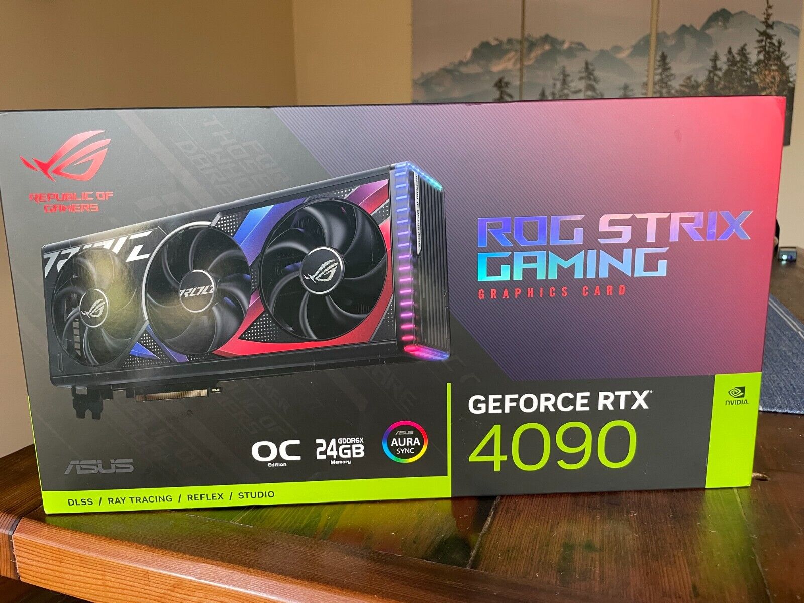Experimente un rendimiento de juego inigualable con la tarjeta gráfica ASUS ROG Strix GeForce RTX 4090 OC, que cuenta con 24 GB de memoria GDDR6X