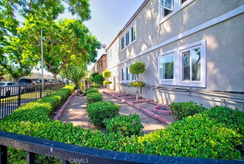 1402 S Minnie Street S, Santa Ana CA, 9270763657348342915121