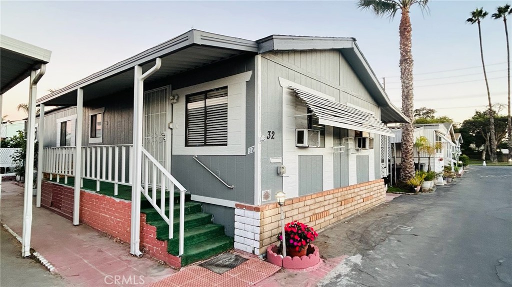 3929 W 5th Street 32 Santa Ana CA, 9270364102402203266120