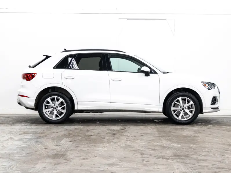 2022 Audi Q363447658258945123