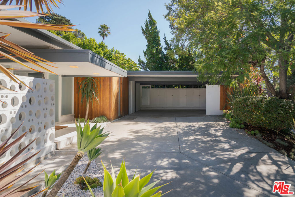 3122 Nichols Canyon Road, Los Ángeles CA, 9004664122222221058120
