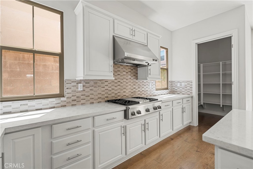118 Allenford Irvine CA, 9262063646549005443122