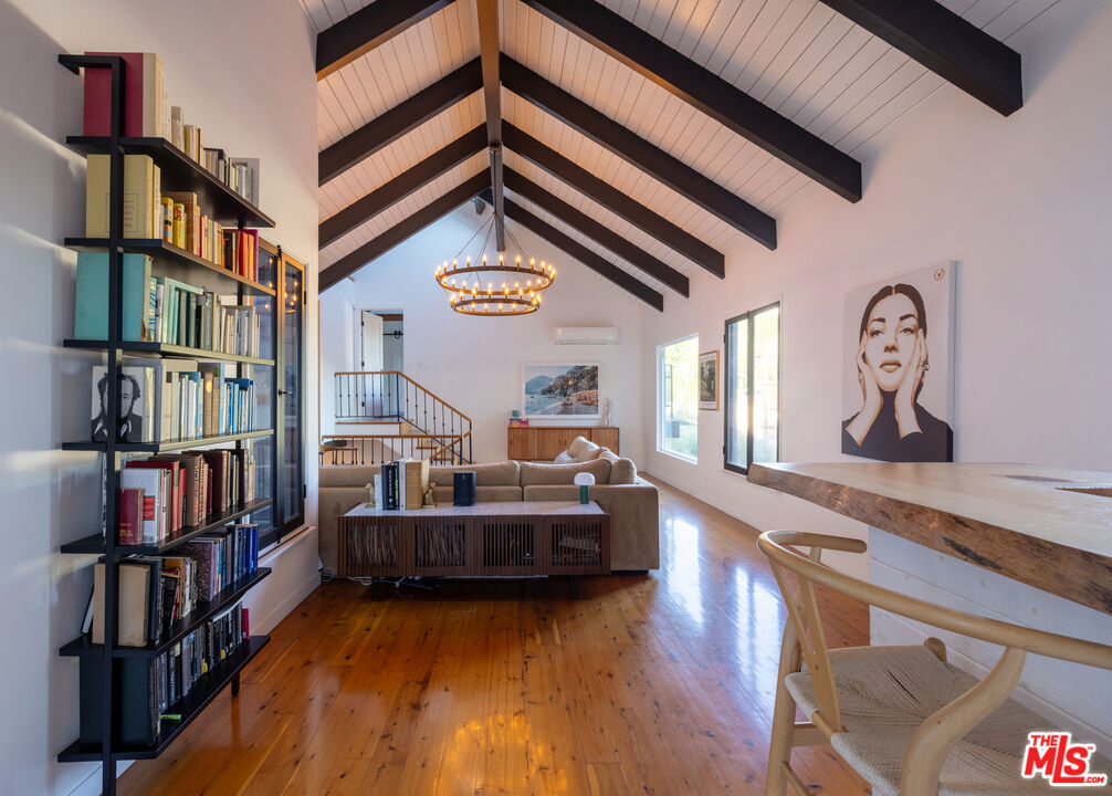 3214 Windsor Avenue, Los Angeles CA, 9003964098223230594121