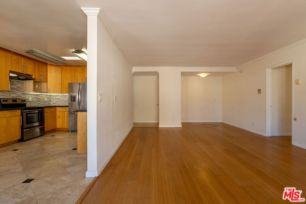 1033 6TH Street 305 Santa Monica CA, 9040364108104172673120