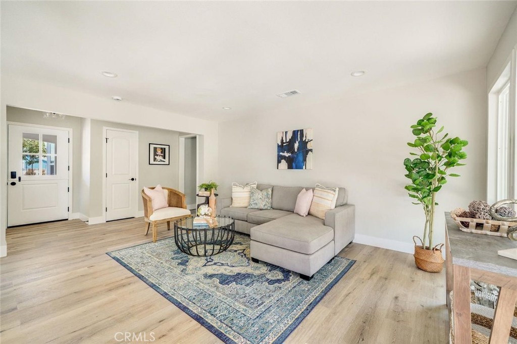 7909 Aldea Avenue Lake Balboa CA, 9140664140604642179121