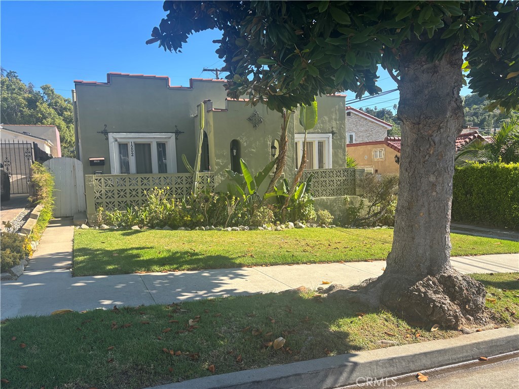 1216 E Cottage Grove Drive, Glendale CA, 9120563713418151041120