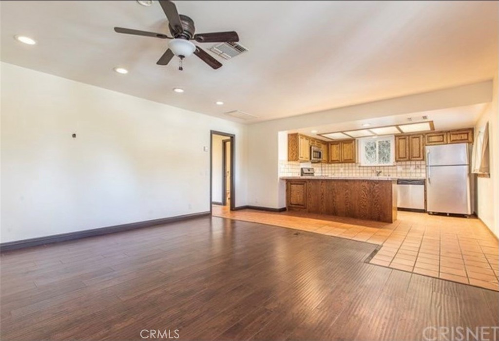 26231 Larkhaven Pl Newhall CA, 9132163635397141507122