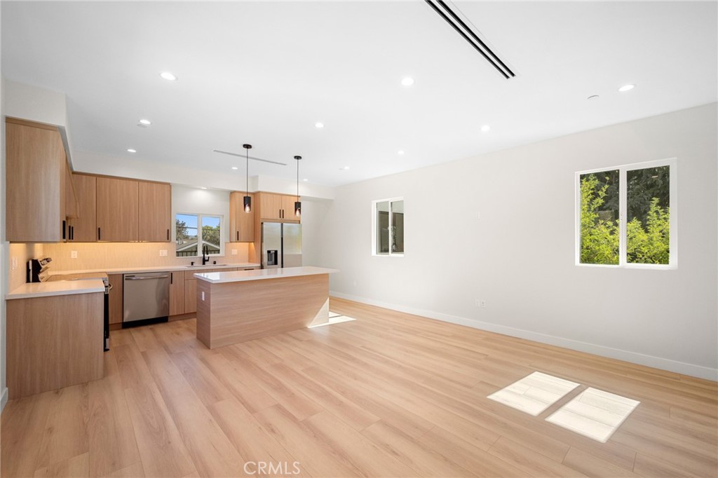 $3,500/mes 1824 N Naomi 200 Burbank CA, 9150564134577974657122