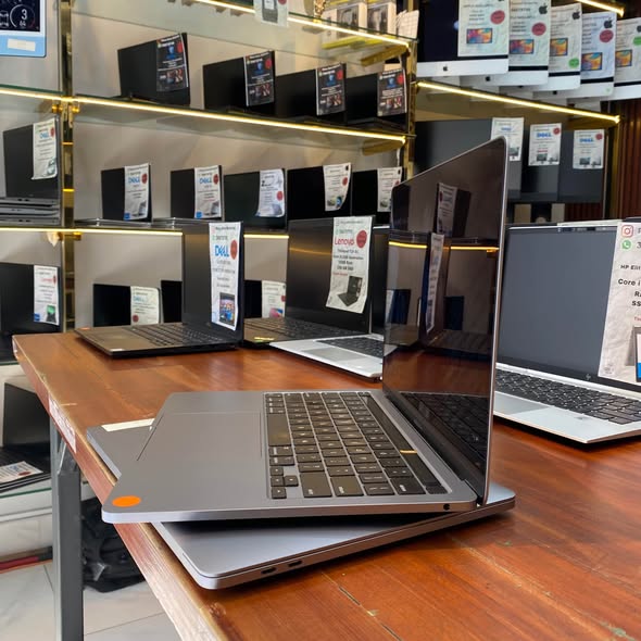 modelo: Apple MacBook Pro 202264995407214978123
