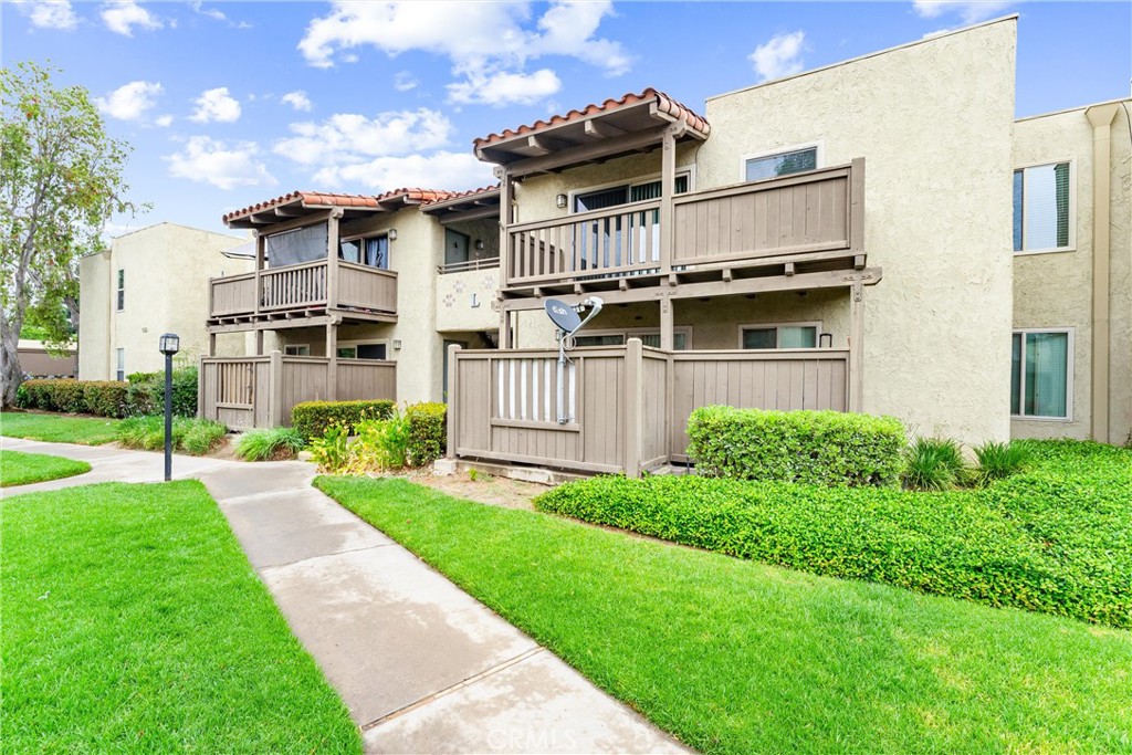 1345 Cabrillo Park Drive L16, Santa Ana CA, 9270163645052162947121