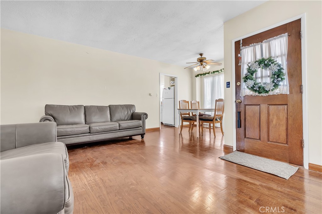911 Hawaiian, Wilmington CA, 9074464065554142338122