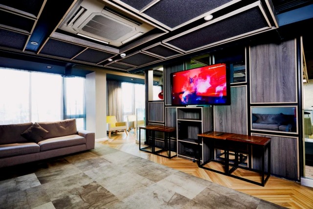residence near 40 Charter Square64176571453443127