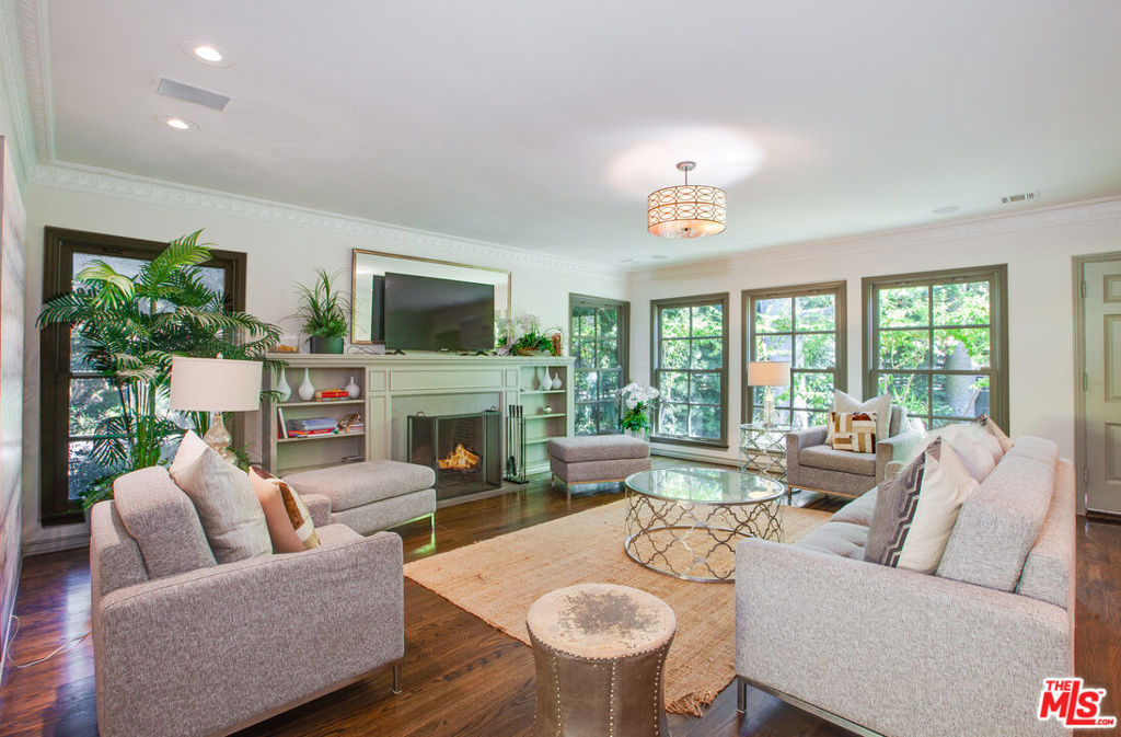 449 Westbourne Drive West Hollywood CA, 9004863770145486209121