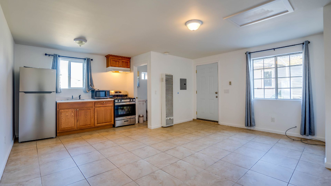 1477 W 29th St63590027858305121