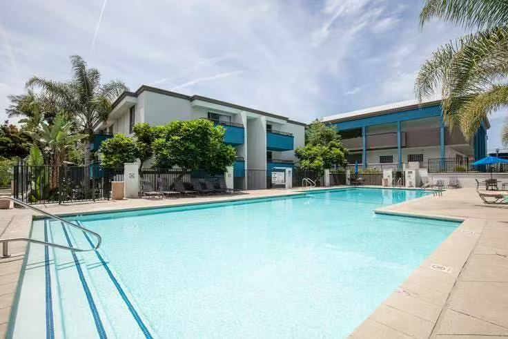 【Apartamento Palms en Los Ángeles】1 dormitorio, 1 baño | Piscina en la azotea + conserje 24 horas | Cerca de UCLA/USC63270367774081123