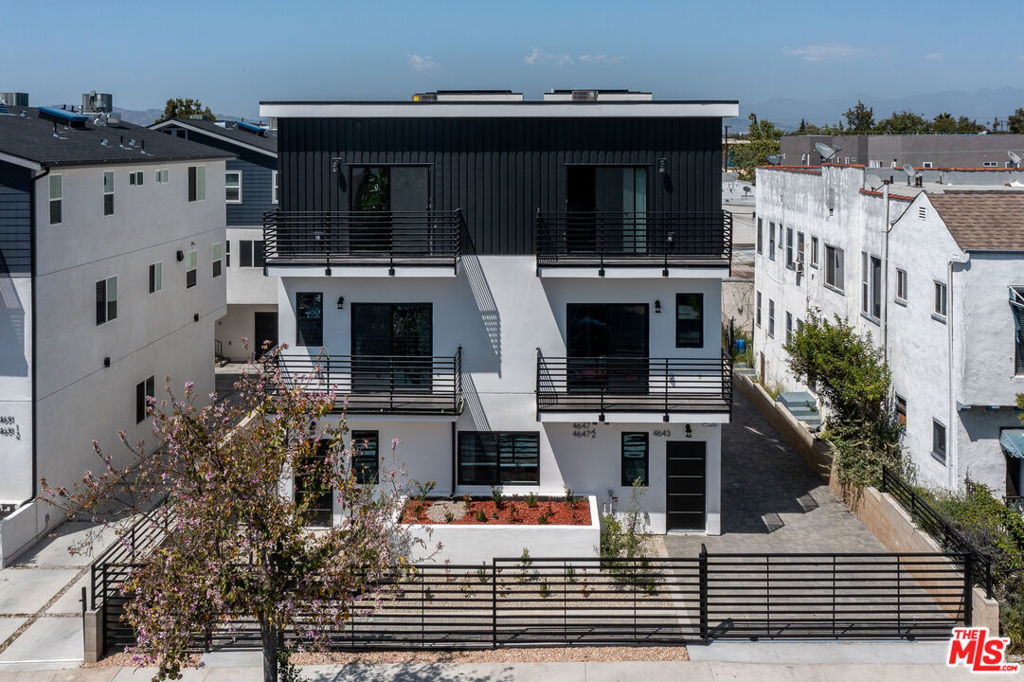 4643 1/2 W 18th Street Los Angeles CA, 9001964101158041474121
