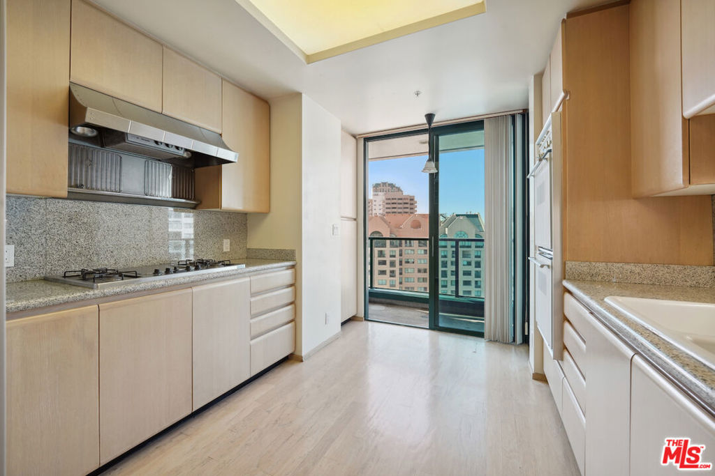10490 Wilshire Boulevard 1402 Los Angeles CA, 9002464123692411905123