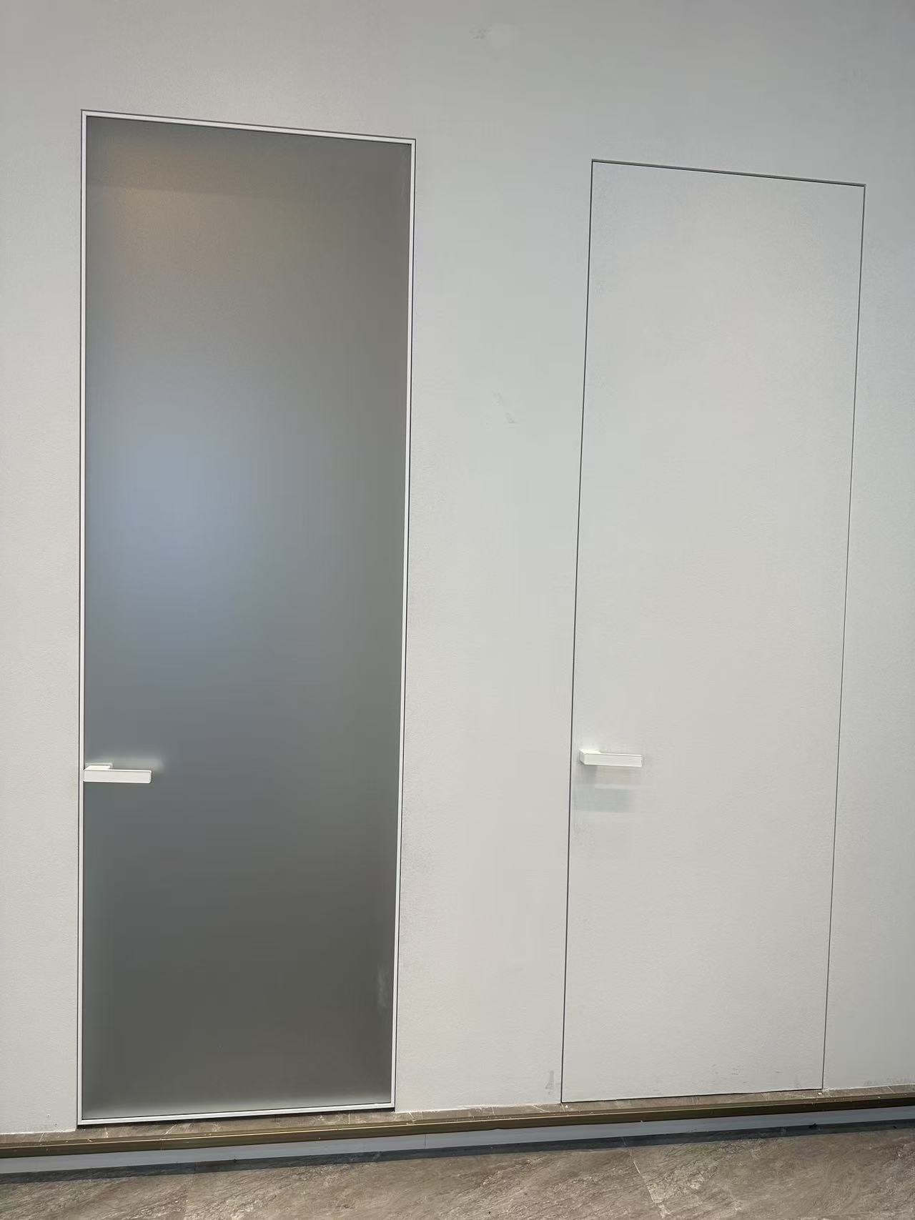 Custom Installation of Frameless Interior Doors for Los Angeles Ceiling63959115075715120