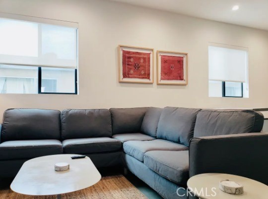 2301 S Cloverdale Avenue 2 Los Angeles CA, 9001664112893922435122
