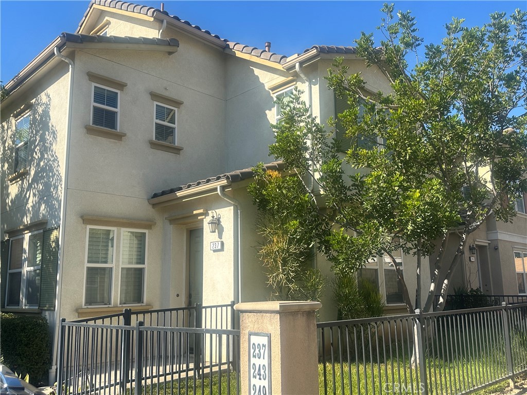 237 Tiger Placentia CA, 9287064098268538115120