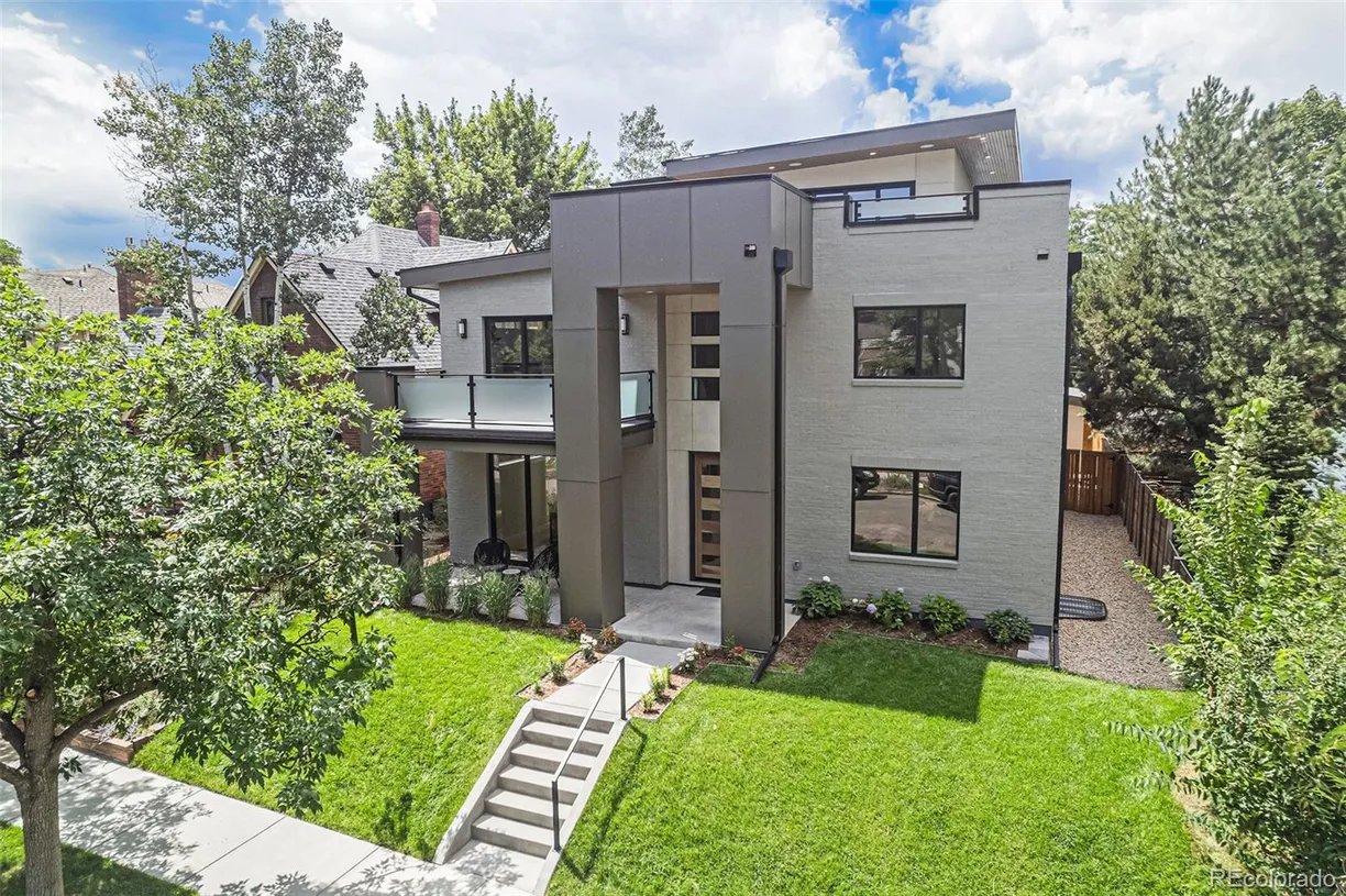 127 S Humboldt Street