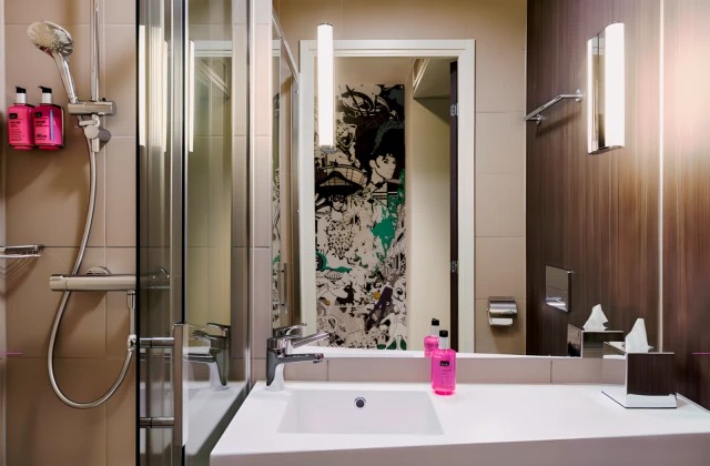 Moxy Glasgow SEC64165361825409125