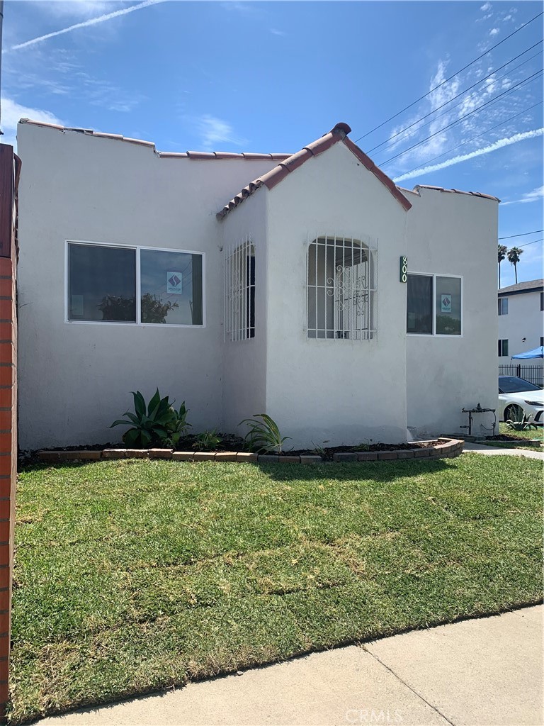 800 E 83rd Street Los Angeles CA, 9000163867783733891120
