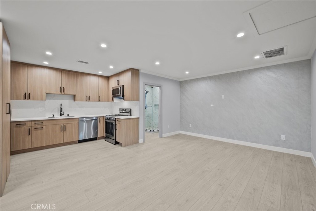 12155 1/2 Keswick Street North Hollywood CA, 9160563626141020675121