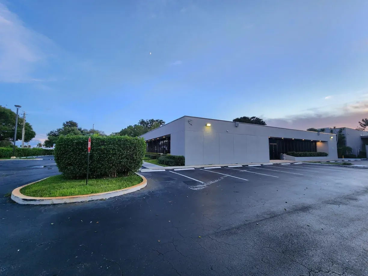 2841 NW 62nd St Fort Lauderdale, FL 33309
