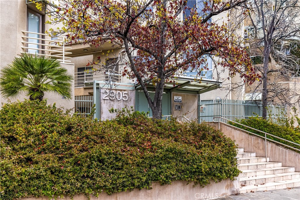 2905 Montrose Avenue 318, La Crescenta CA, 9121463734733865987120