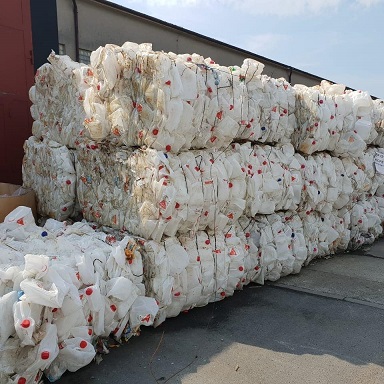 Proveedor de desechos de botellas de leche de HDPE, desechos de botellas de leche en venta, proveedor de desechos de botellas de HDPE, proveedor de desechos de granulado de botellas de HDPE, granulos de HDPE en venta, desechos de botellas de leche en fardos