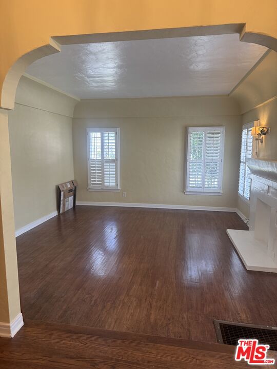 4116 Garthwaite Avenue Los Angeles CA, 9000864108342759427120