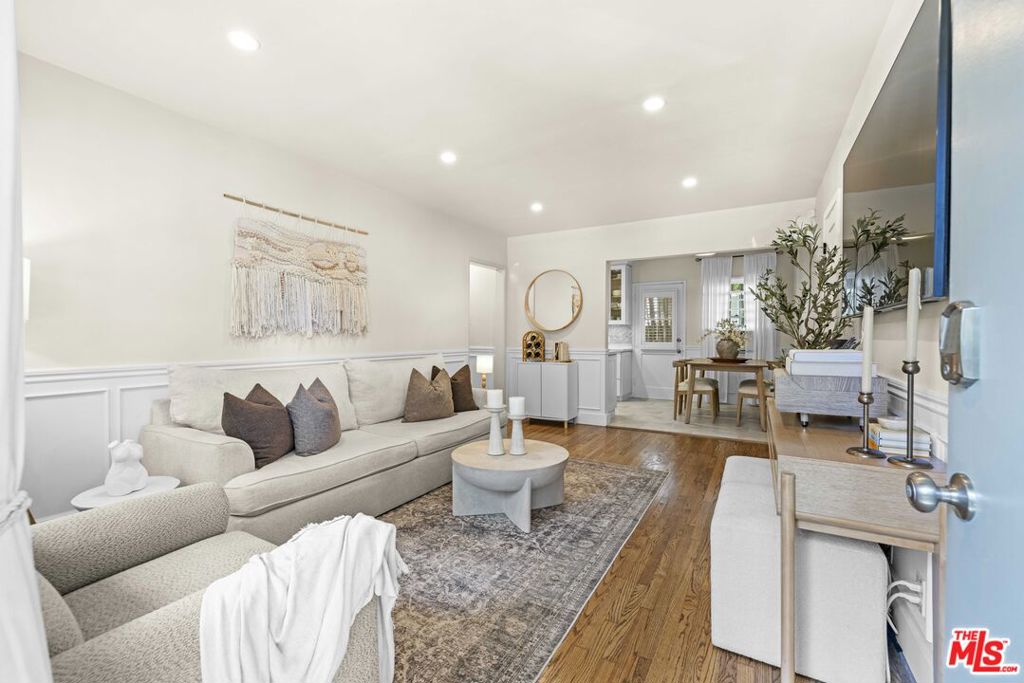 1325 Washington Avenue C Santa Monica CA, 9040364130243378051120