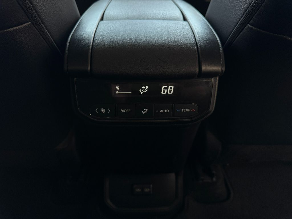 2023 TOYOTA HIGHLANDER XLE63334878263043122