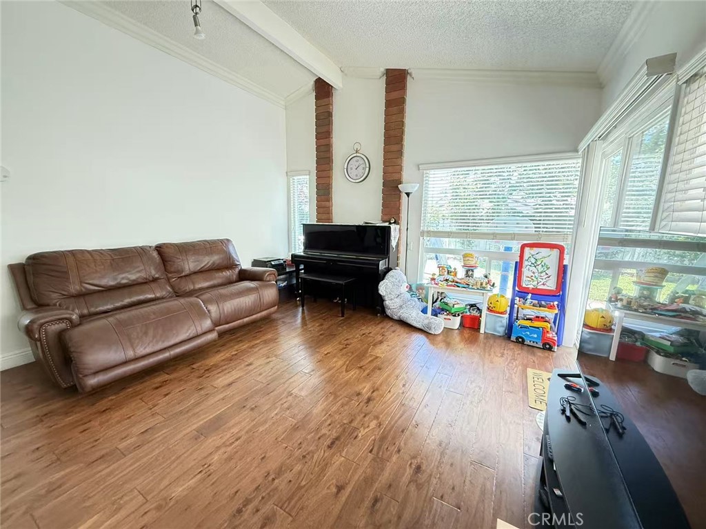 9 Petersburg Irvine CA, 9262063646561433603122