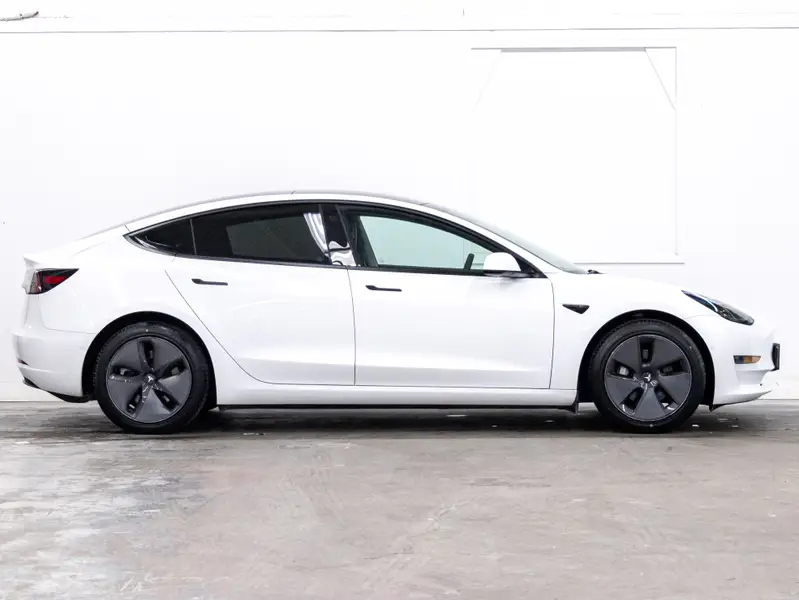 2022 Tesla Model 364772397111299122