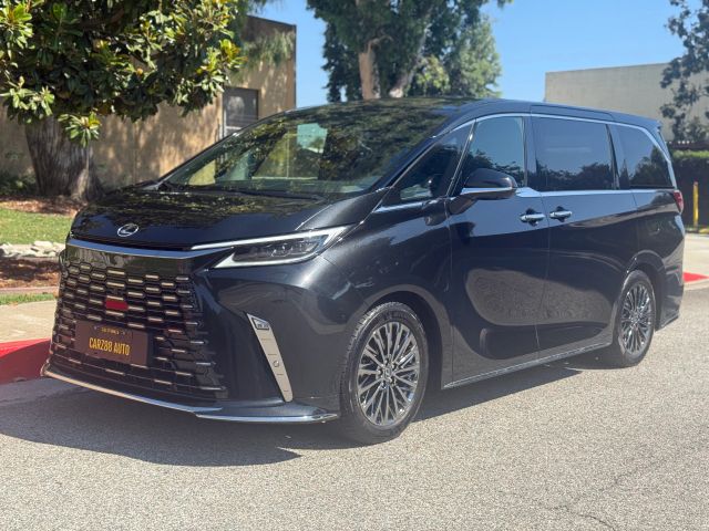 2024 LEXUS LM350H64024289149955123