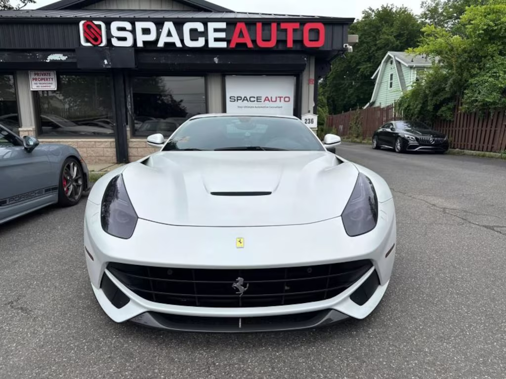 2014 Ferrari F12berlinetta Coupé 2D de segunda mano63282649777921122