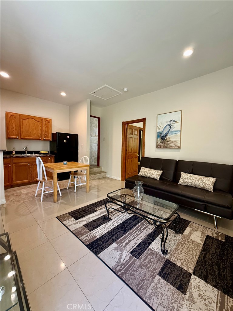 22970 AVENUE SAN LUIS Woodland Hills CA, 9136463710389495427120