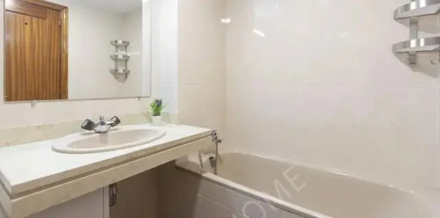 Awesome double bedroom close to Avenida de la Paz Metro