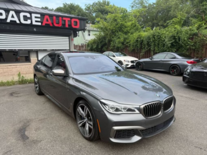 Pre-Owned 2018 BMW 7 Series M760i xDrive Sedan 4D63280446463619121