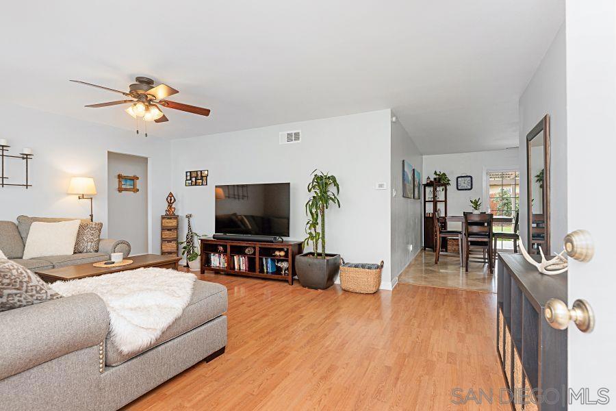 3127 Thunder Dr Oceanside CA, 9205664098664879233120