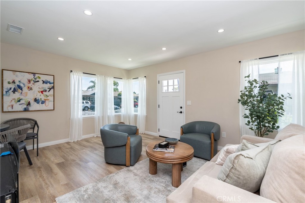 $3,250/month 2241 Grand Ave Long Beach CA, 9081564064534736131122