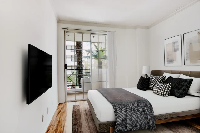 311 S. Swall Drive Apartments63459752478977120